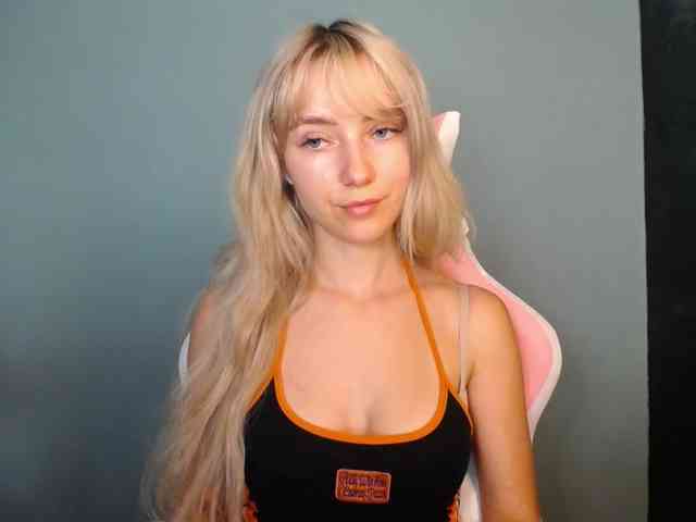 LuciaGlow webcam