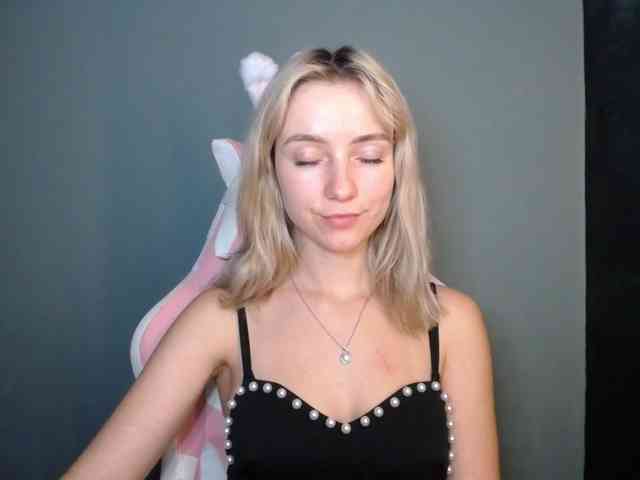 LuciaGlow webcam