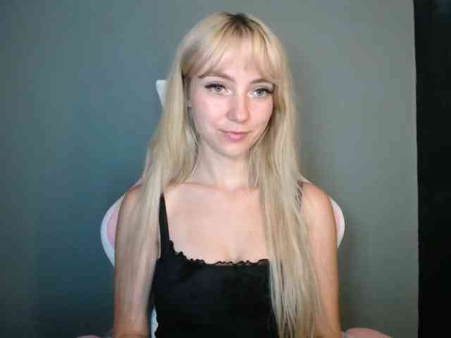 LuciaGlow webcam