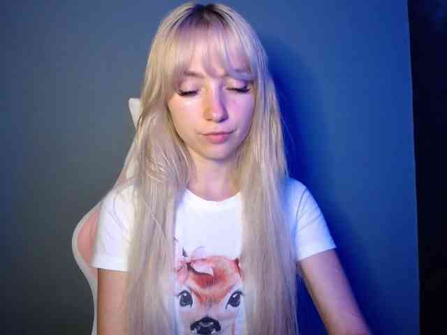 LuciaGlow webcam
