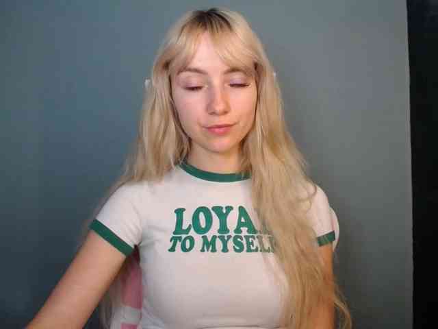 LuciaGlow webcam