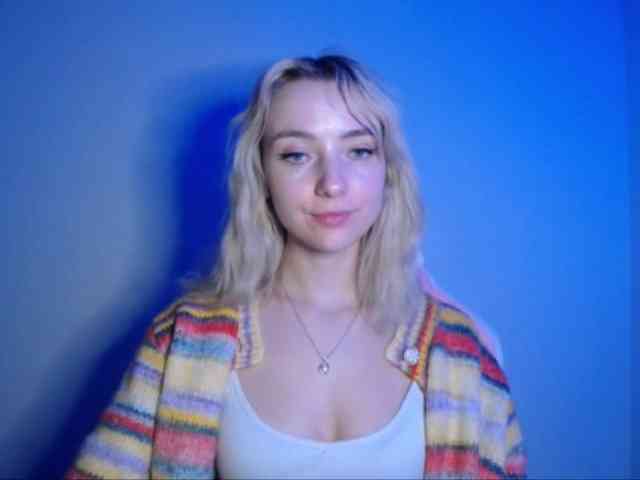 LuciaGlow webcam