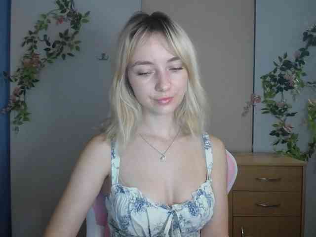 LuciaGlow webcam