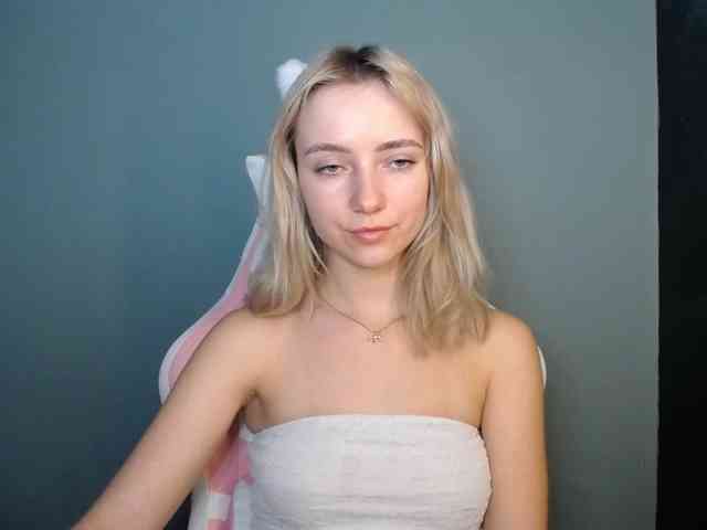 LuciaGlow webcam
