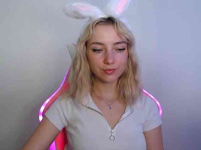 LuciaGlow webcam
