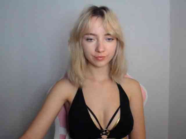 LuciaGlow webcam