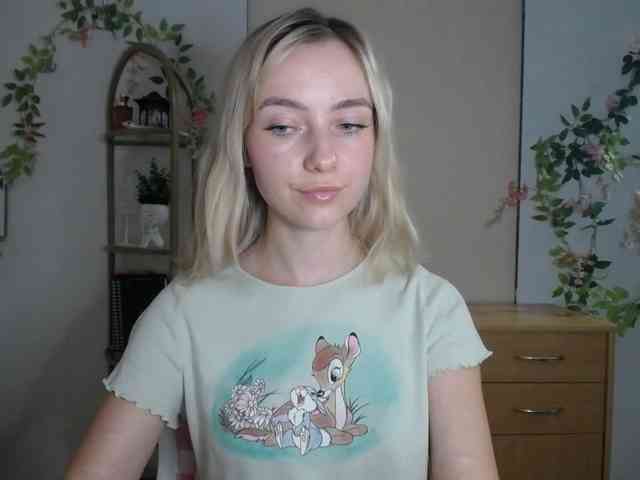 LuciaGlow webcam