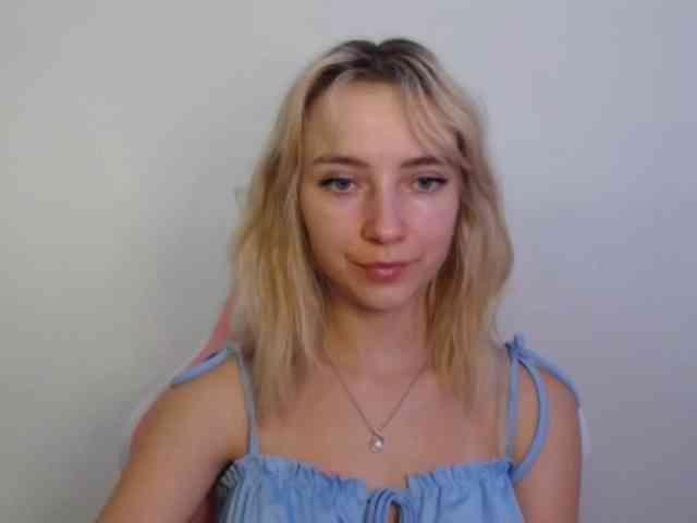LuciaGlow webcam