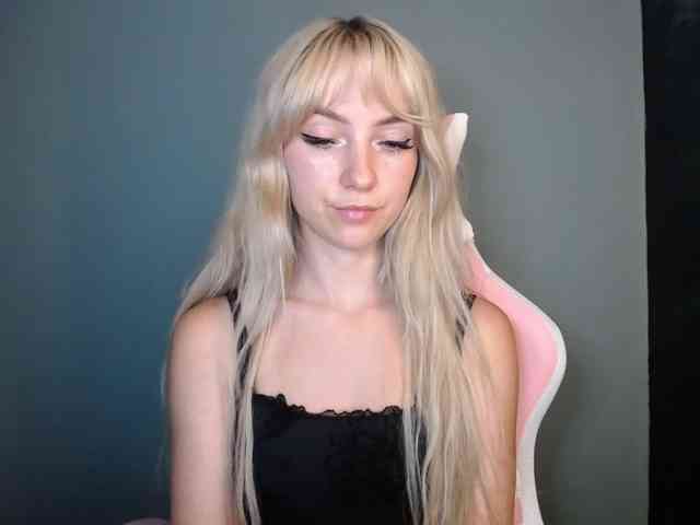 LuciaGlow webcam