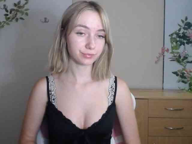 LuciaGlow webcam