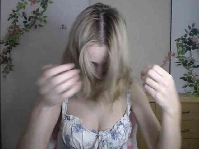 LuciaGlow webcam