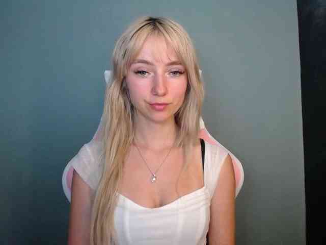 LuciaGlow webcam