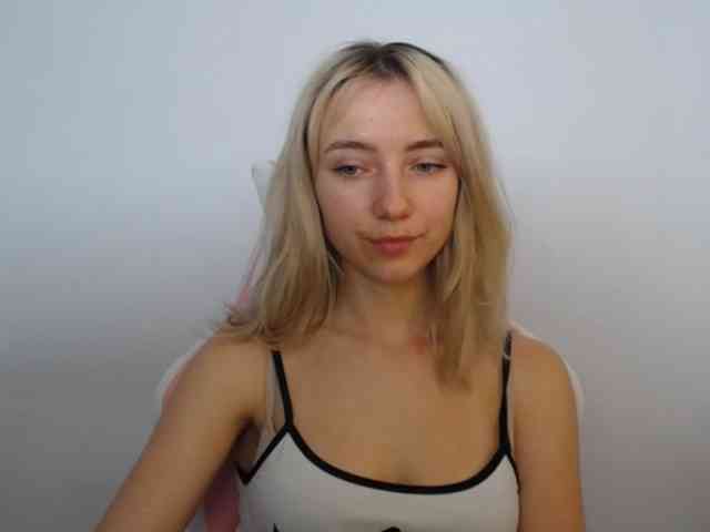 LuciaGlow webcam