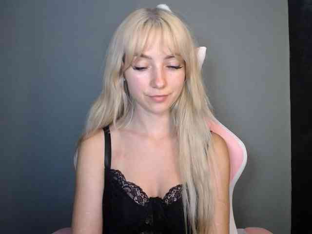 LuciaGlow webcam