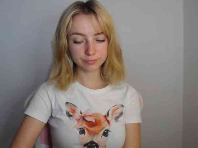 LuciaGlow webcam