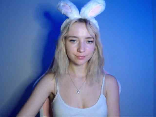 LuciaGlow webcam