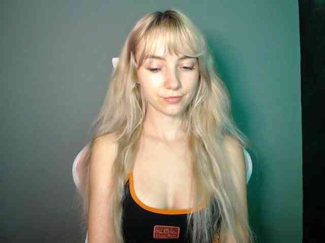 LuciaGlow webcam