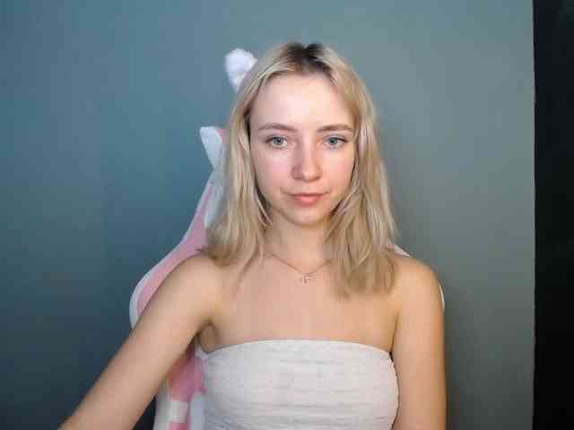 LuciaGlow webcam