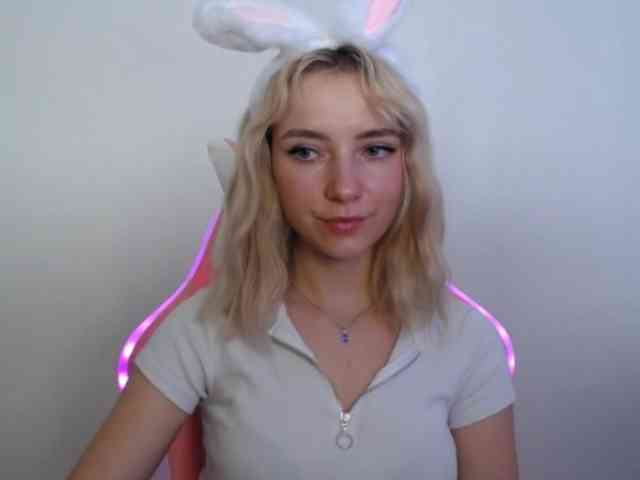 LuciaGlow webcam