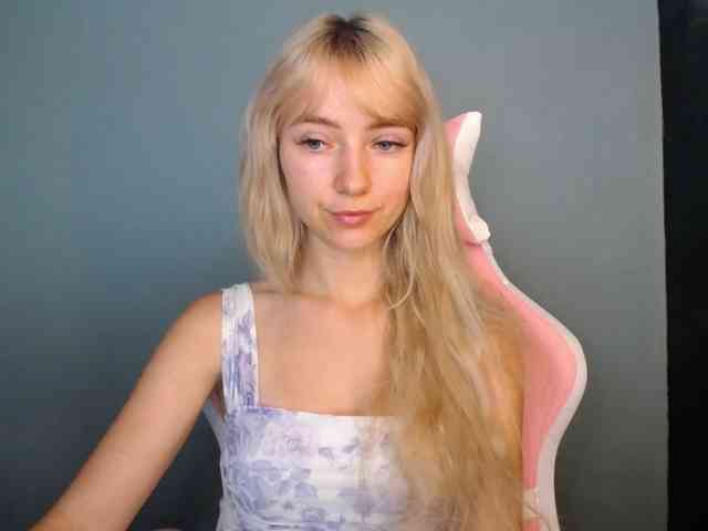 LuciaGlow webcam