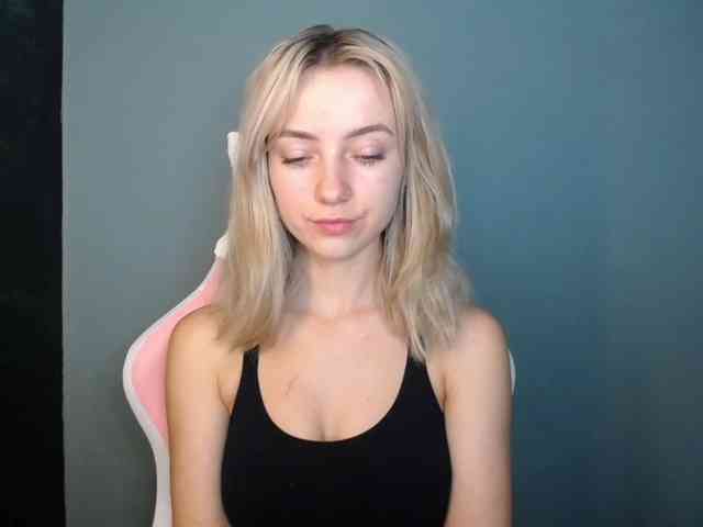 LuciaGlow webcam