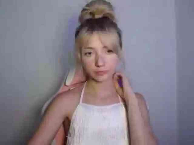 LuciaGlow webcam