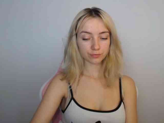 LuciaGlow webcam