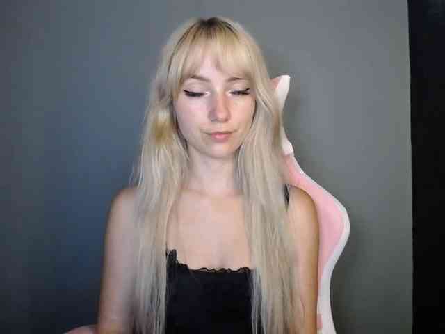 LuciaGlow webcam