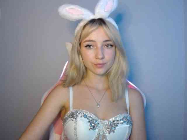 LuciaGlow webcam