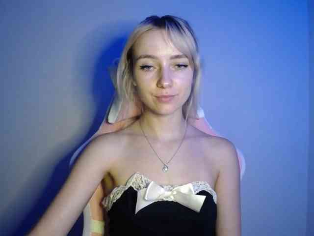 LuciaGlow webcam
