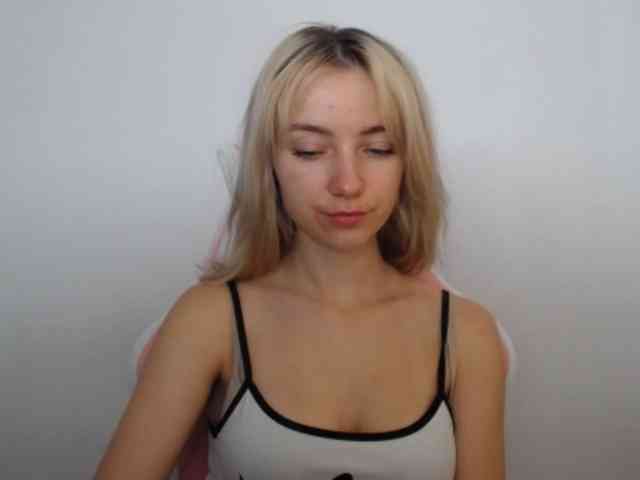 LuciaGlow webcam