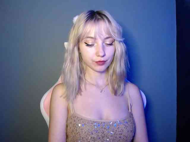 LuciaGlow webcam