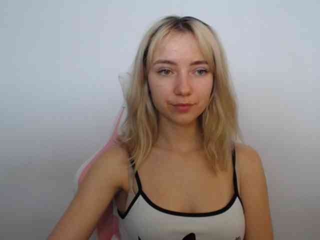 LuciaGlow webcam