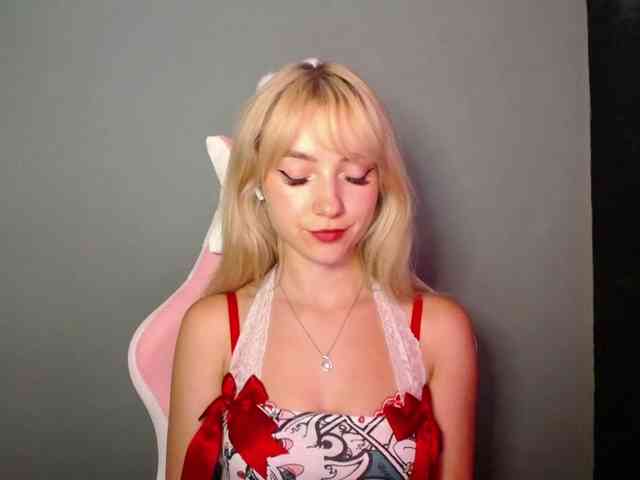 LuciaGlow webcam