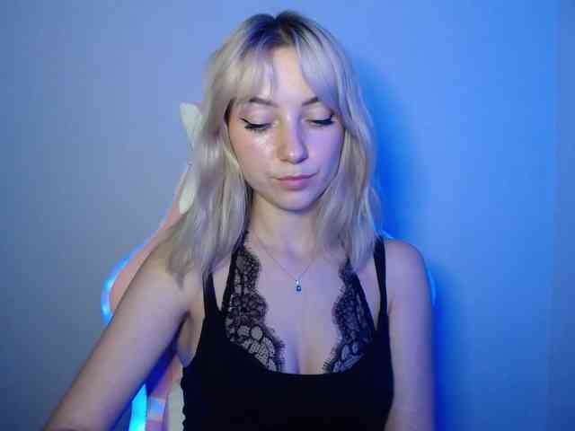 LuciaGlow webcam