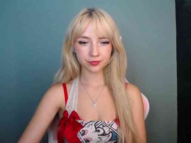 LuciaGlow webcam