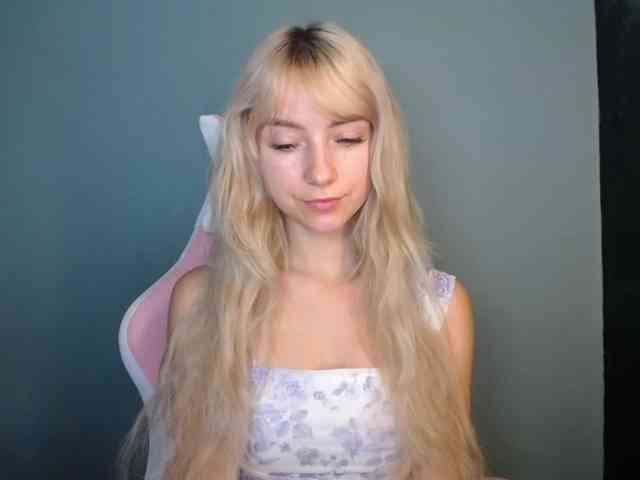 LuciaGlow webcam