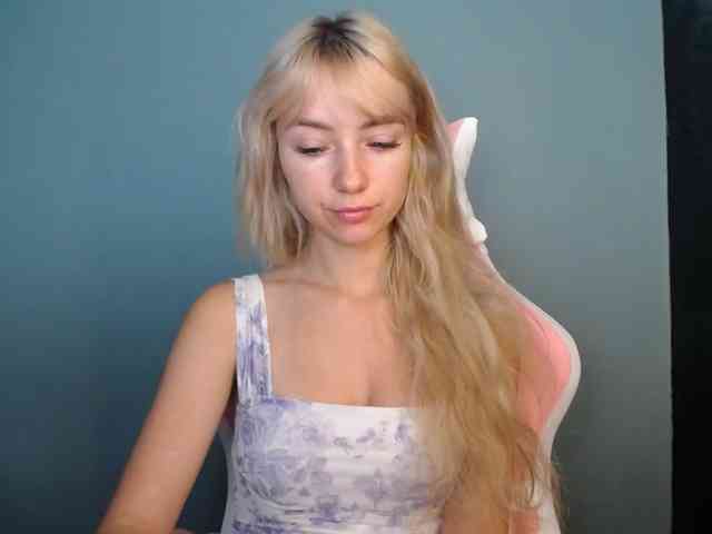 LuciaGlow webcam