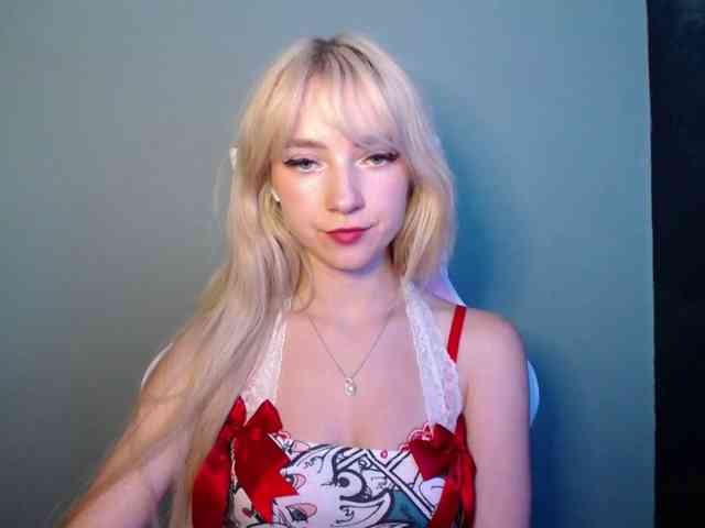 LuciaGlow webcam