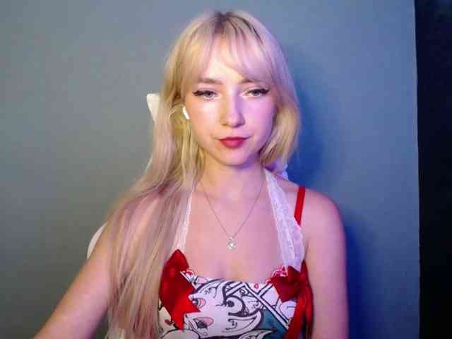 LuciaGlow webcam