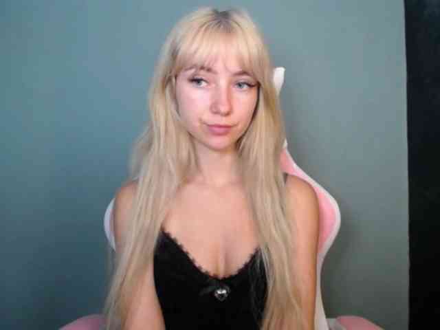 LuciaGlow webcam
