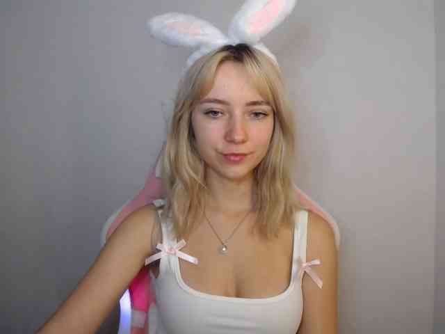 LuciaGlow webcam
