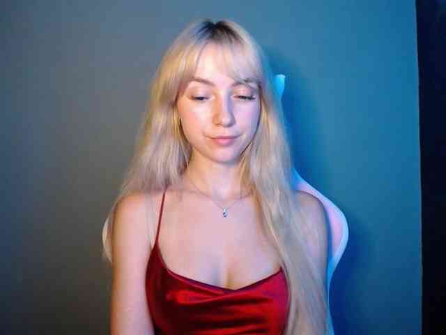 LuciaGlow webcam
