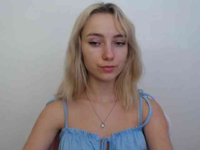 LuciaGlow webcam