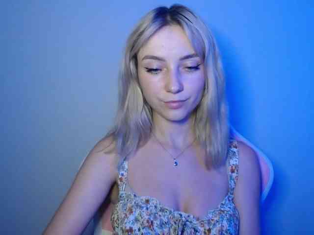 LuciaGlow webcam