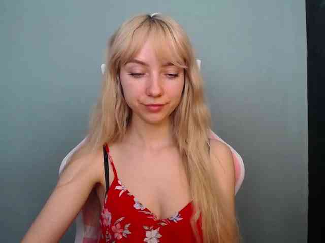 LuciaGlow webcam