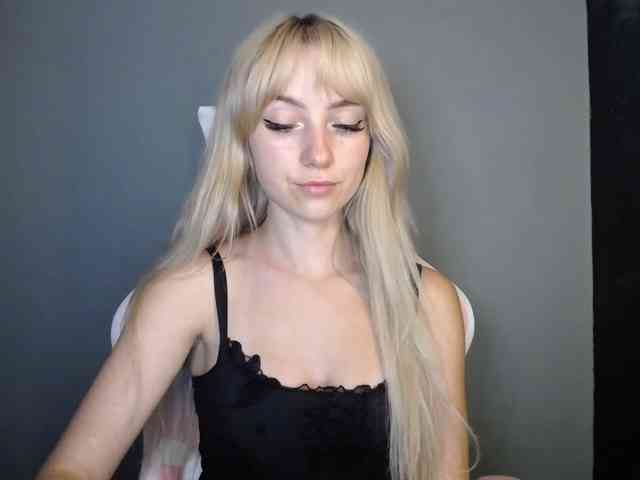 LuciaGlow webcam