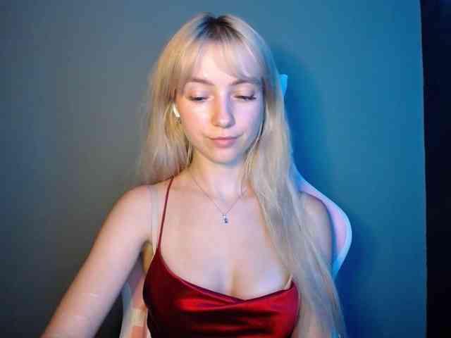 LuciaGlow webcam