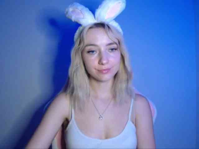 LuciaGlow webcam