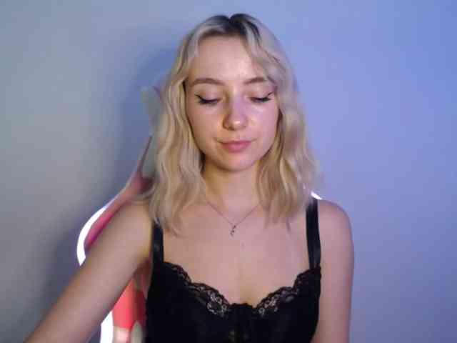 LuciaGlow webcam